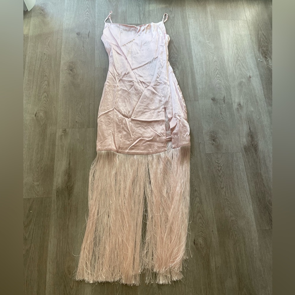 elliatt carlene light pink midi charmeuse fringe tassel hem midi dress small new